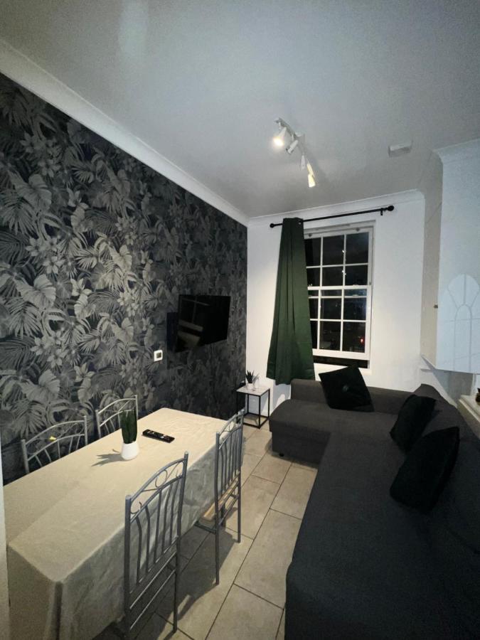 לונדון "Bright & Spacious" 3 Bedroom Flat By Kings Cross, St Pancras Station!!!!64 מראה חיצוני תמונה