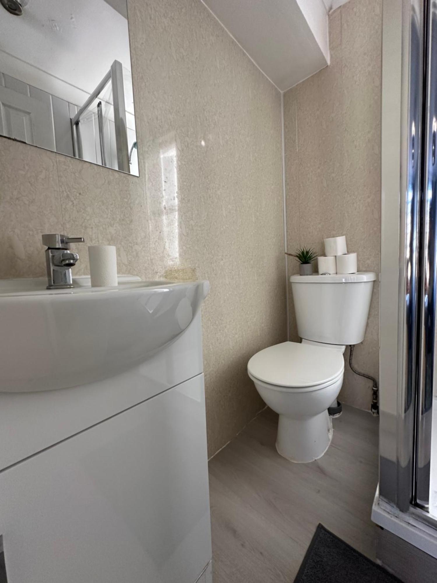 לונדון "Bright & Spacious" 3 Bedroom Flat By Kings Cross, St Pancras Station!!!!64 מראה חיצוני תמונה