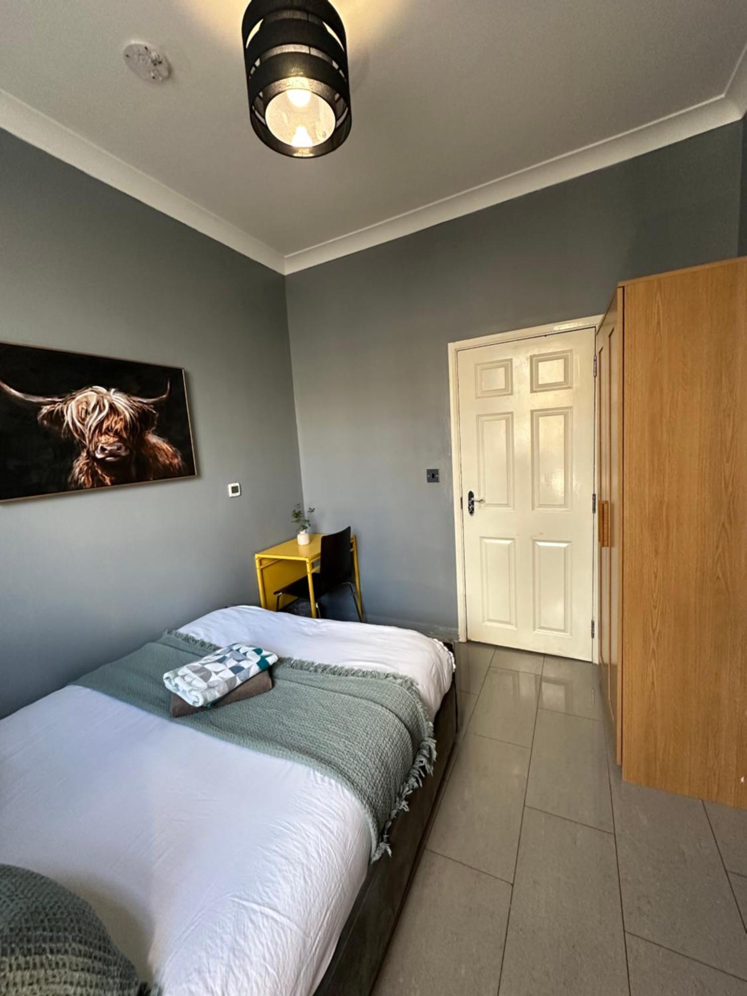 לונדון "Bright & Spacious" 3 Bedroom Flat By Kings Cross, St Pancras Station!!!!64 מראה חיצוני תמונה