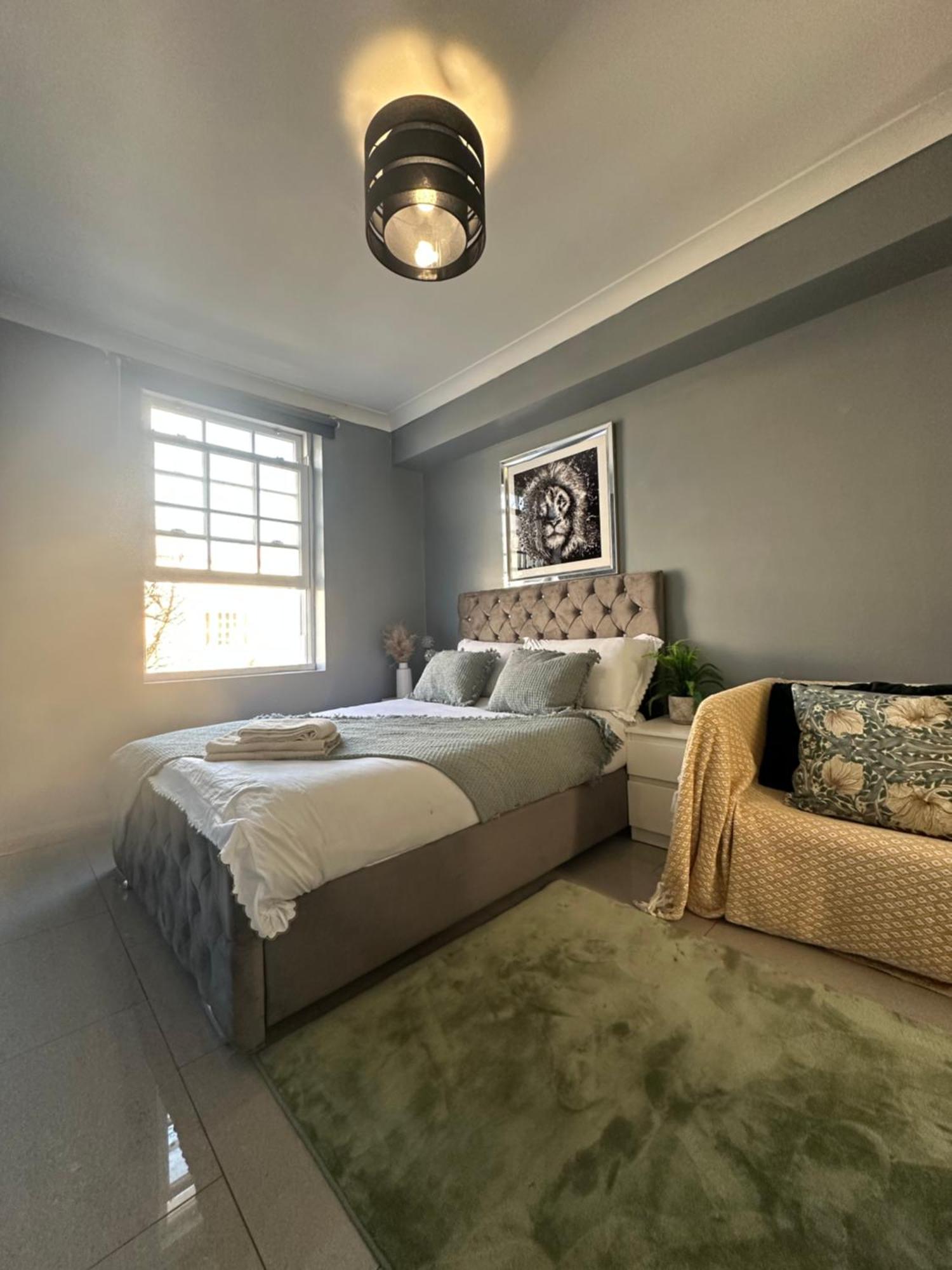 לונדון "Bright & Spacious" 3 Bedroom Flat By Kings Cross, St Pancras Station!!!!64 מראה חיצוני תמונה