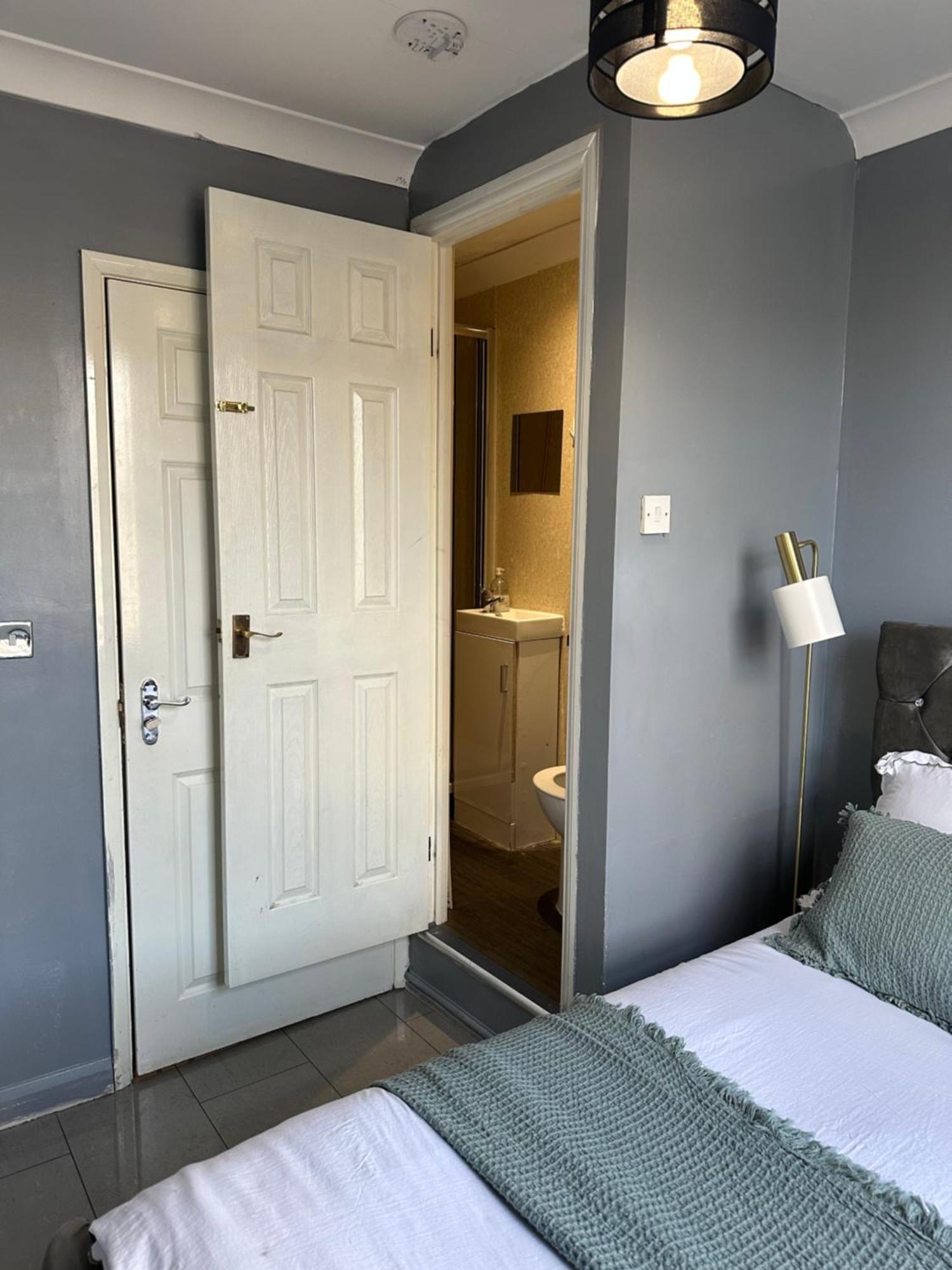 לונדון "Bright & Spacious" 3 Bedroom Flat By Kings Cross, St Pancras Station!!!!64 מראה חיצוני תמונה