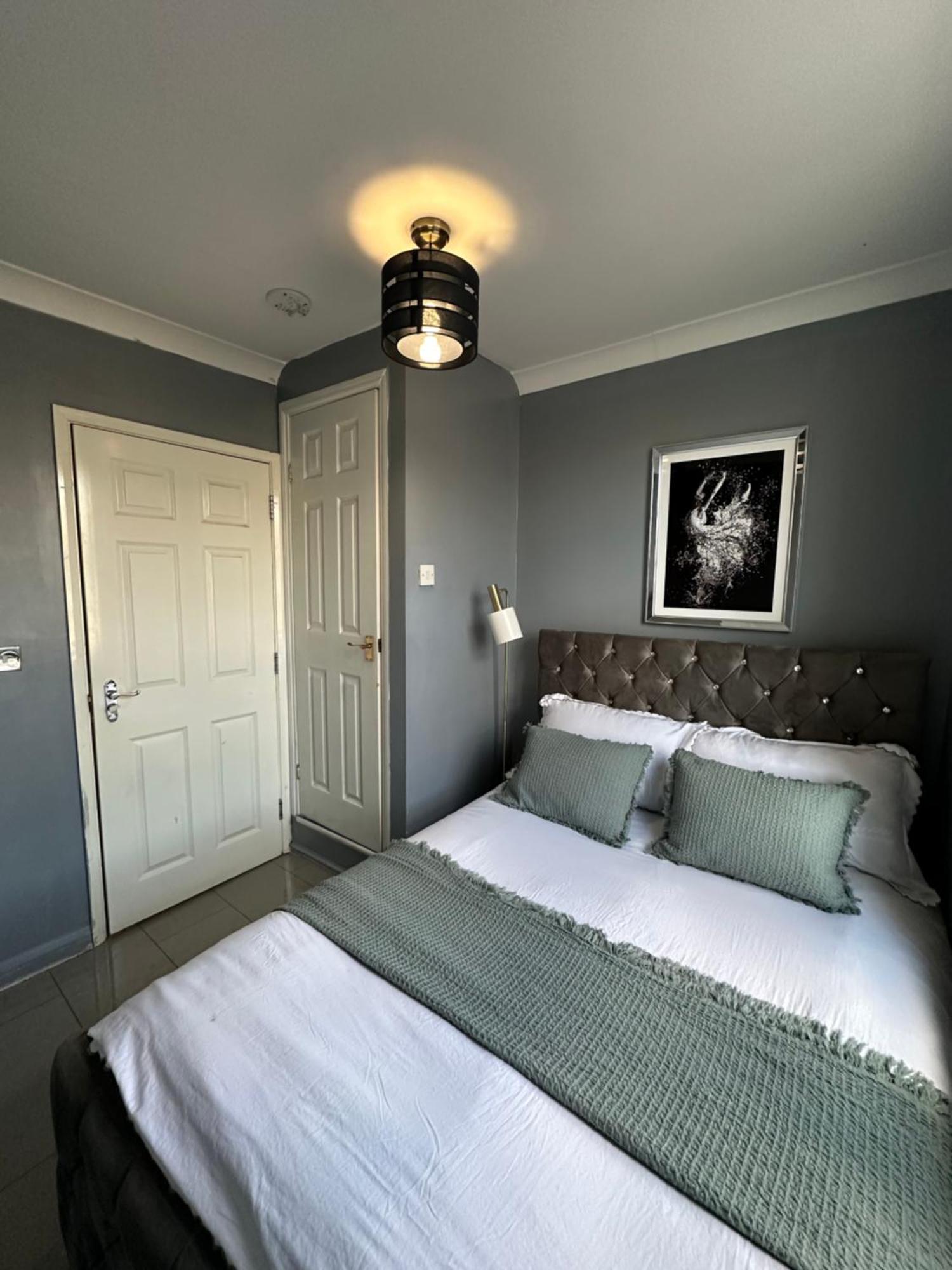 לונדון "Bright & Spacious" 3 Bedroom Flat By Kings Cross, St Pancras Station!!!!64 מראה חיצוני תמונה