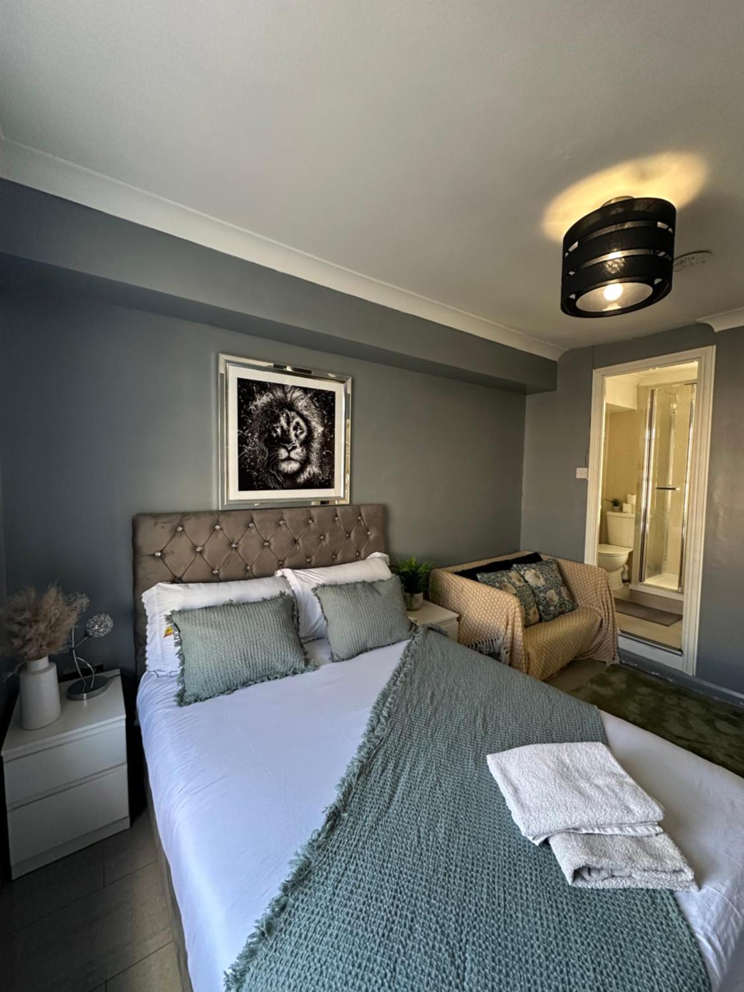 לונדון "Bright & Spacious" 3 Bedroom Flat By Kings Cross, St Pancras Station!!!!64 מראה חיצוני תמונה