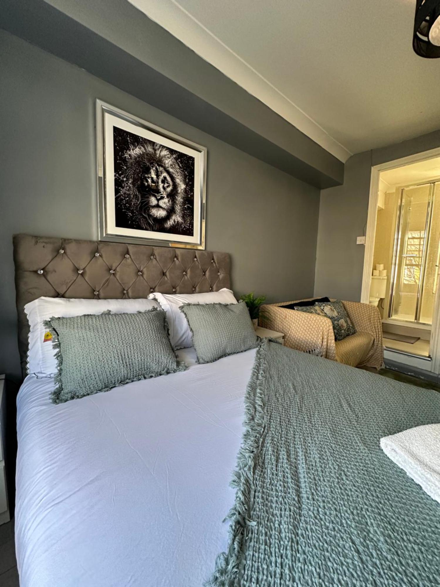 לונדון "Bright & Spacious" 3 Bedroom Flat By Kings Cross, St Pancras Station!!!!64 מראה חיצוני תמונה