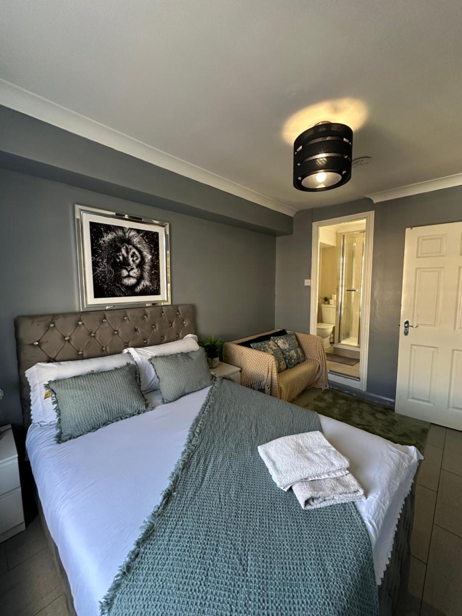 לונדון "Bright & Spacious" 3 Bedroom Flat By Kings Cross, St Pancras Station!!!!64 מראה חיצוני תמונה