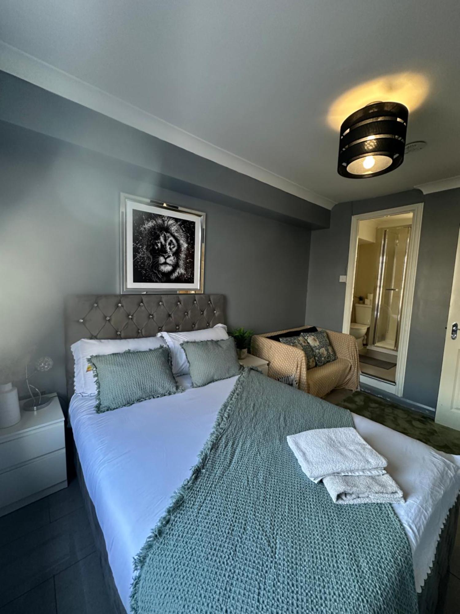 לונדון "Bright & Spacious" 3 Bedroom Flat By Kings Cross, St Pancras Station!!!!64 מראה חיצוני תמונה