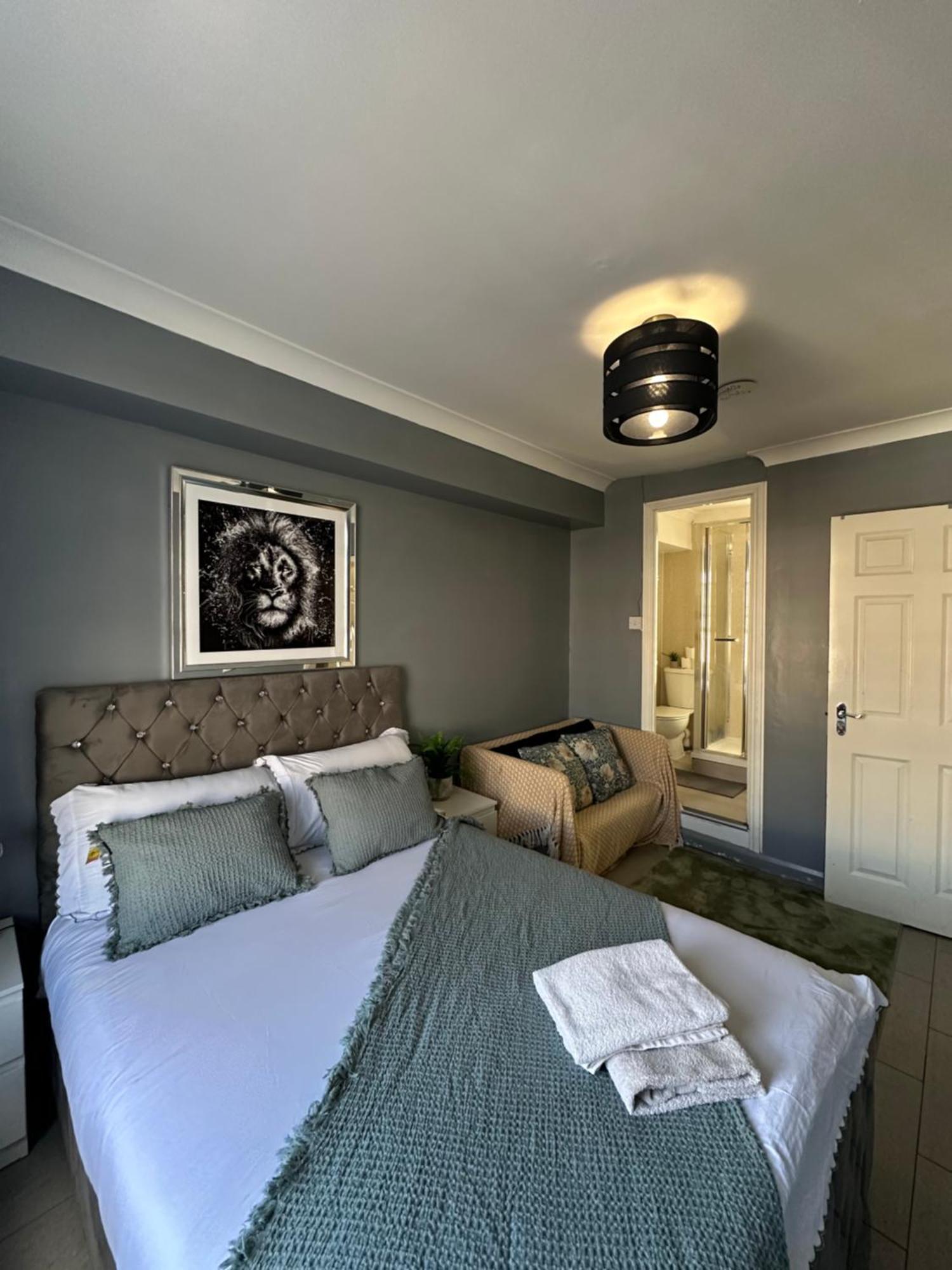 לונדון "Bright & Spacious" 3 Bedroom Flat By Kings Cross, St Pancras Station!!!!64 מראה חיצוני תמונה