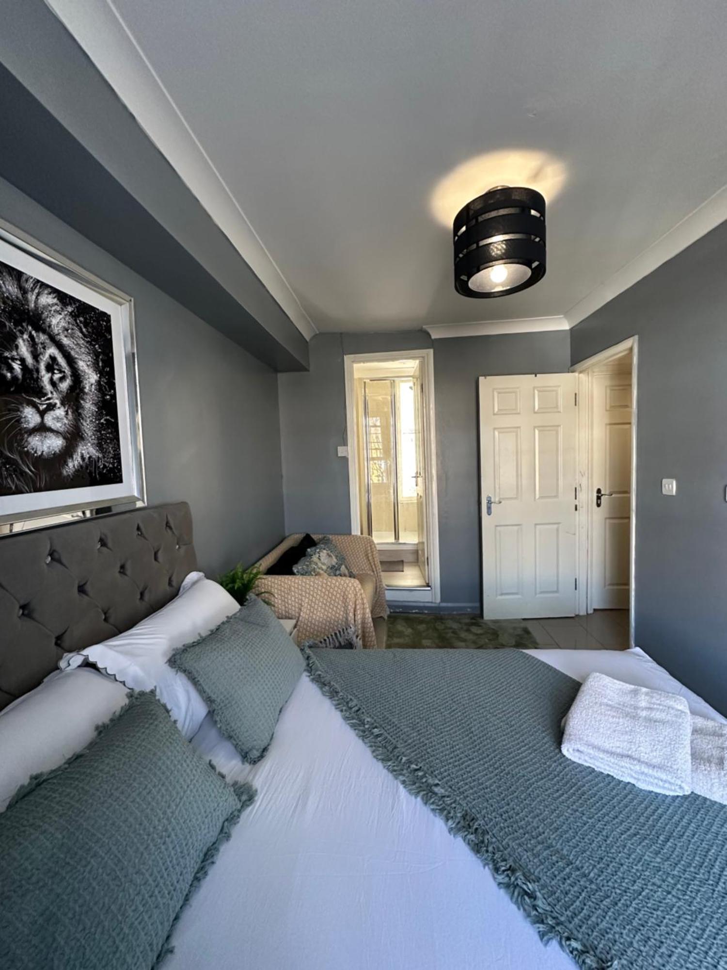 לונדון "Bright & Spacious" 3 Bedroom Flat By Kings Cross, St Pancras Station!!!!64 מראה חיצוני תמונה
